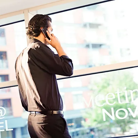 فندق Novotel Bordeaux 4*