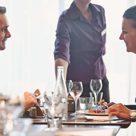 Отель Novotel Bordeaux Мериньяк