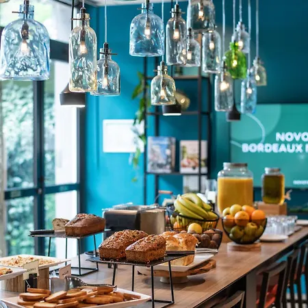 Novotel Bordeaux Отель 4*
