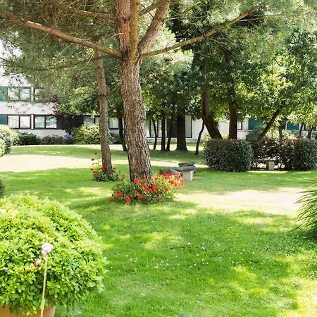 Novotel Bordeaux 4*