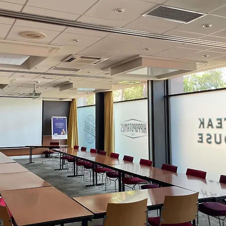 Novotel Bordeaux فندق