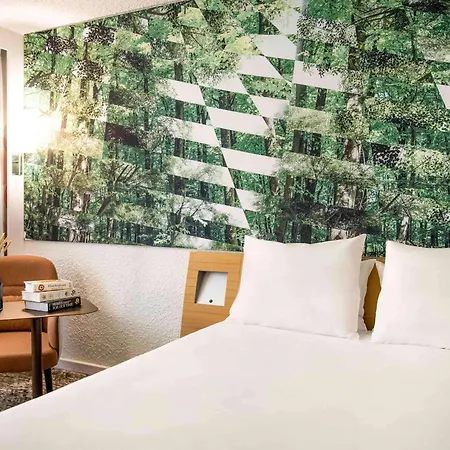 Отель Novotel Bordeaux 4*