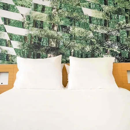 Отель Novotel Bordeaux 4*