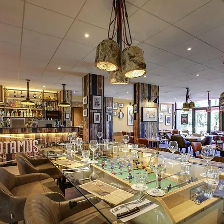 Novotel Bordeaux Otel 4*