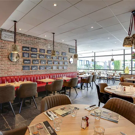 Отель Novotel Bordeaux Мериньяк