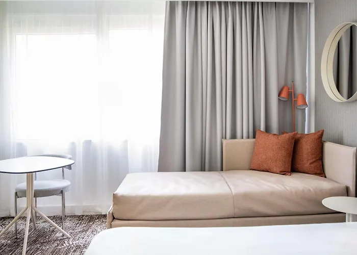 Hotel Novotel Bordeaux 4*